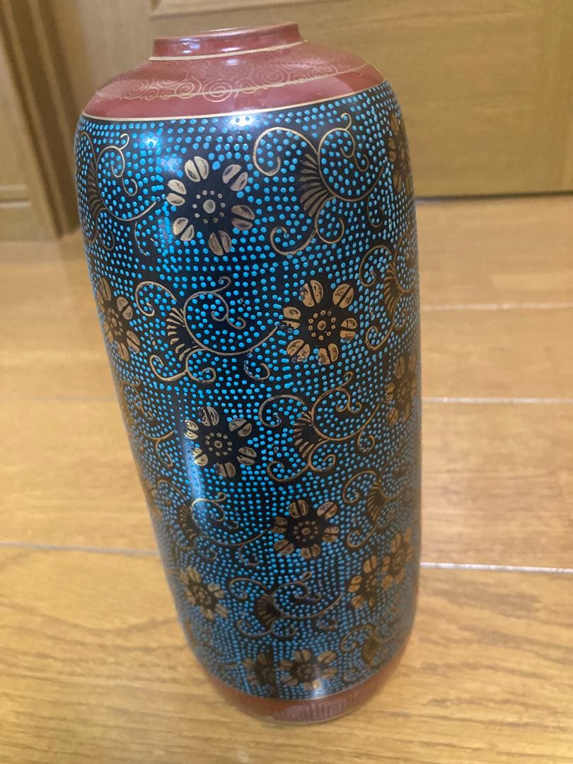 未使用　九谷焼　花瓶　青粒鉄仙　錦峰作