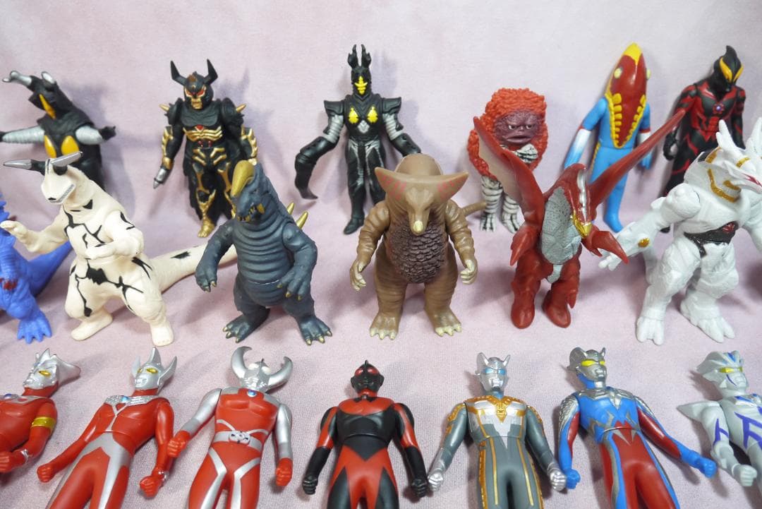 ウルトラヒーローシリーズ500　ウルトラ怪獣シリーズ500　ソフビ　77体