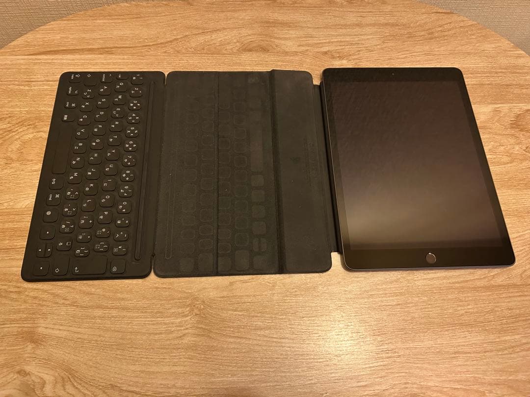 iPad 第7世代 32GB スペースグレー キーボードカバー付き