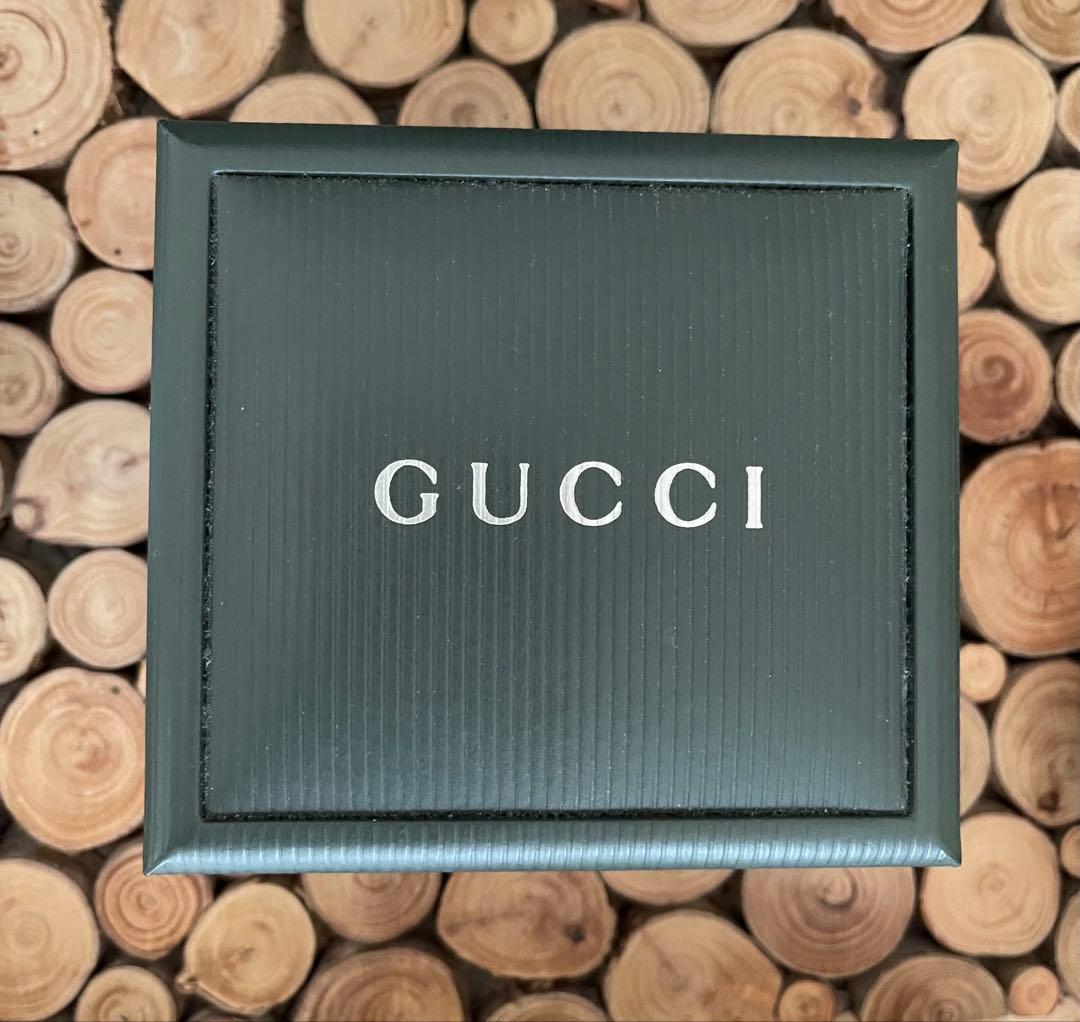 【美品】GUCCI YA126505 シルバー 時計　電池交換済