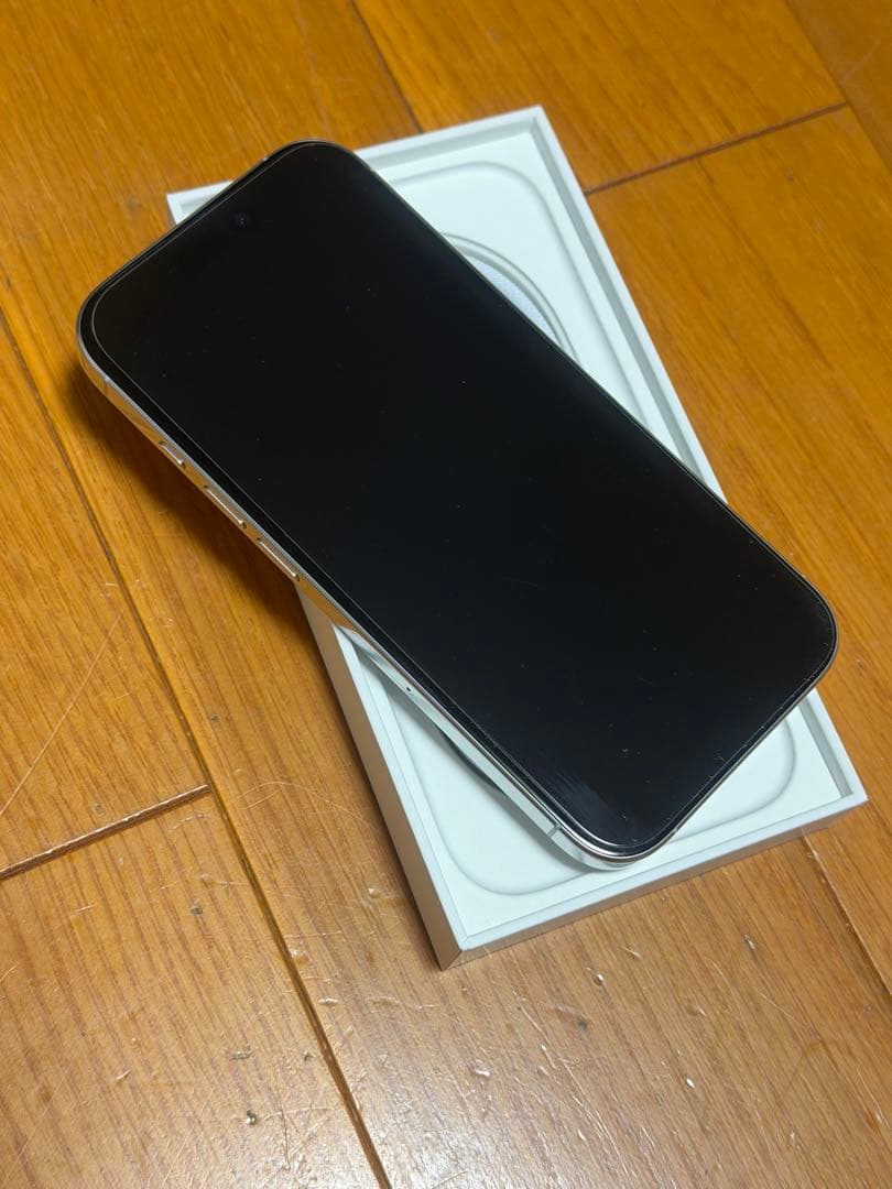 iPhone 16 pro 256GB ホワイトチタニウム
