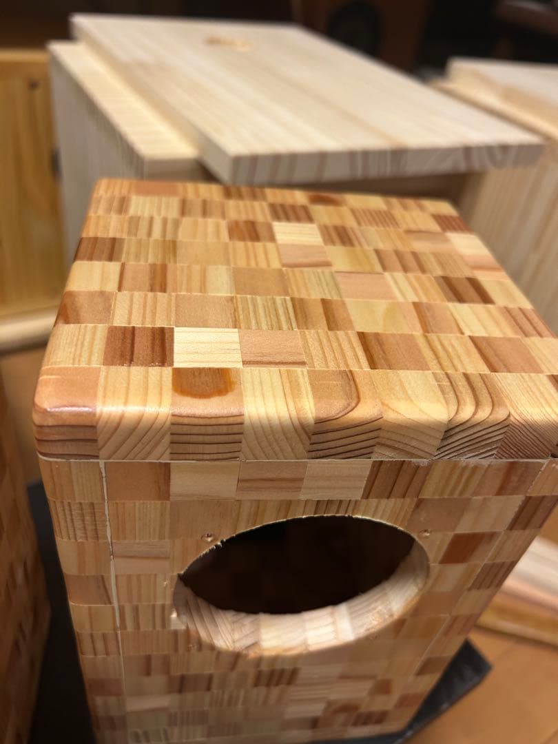 自作スピーカー 杉と桧の寄木細工