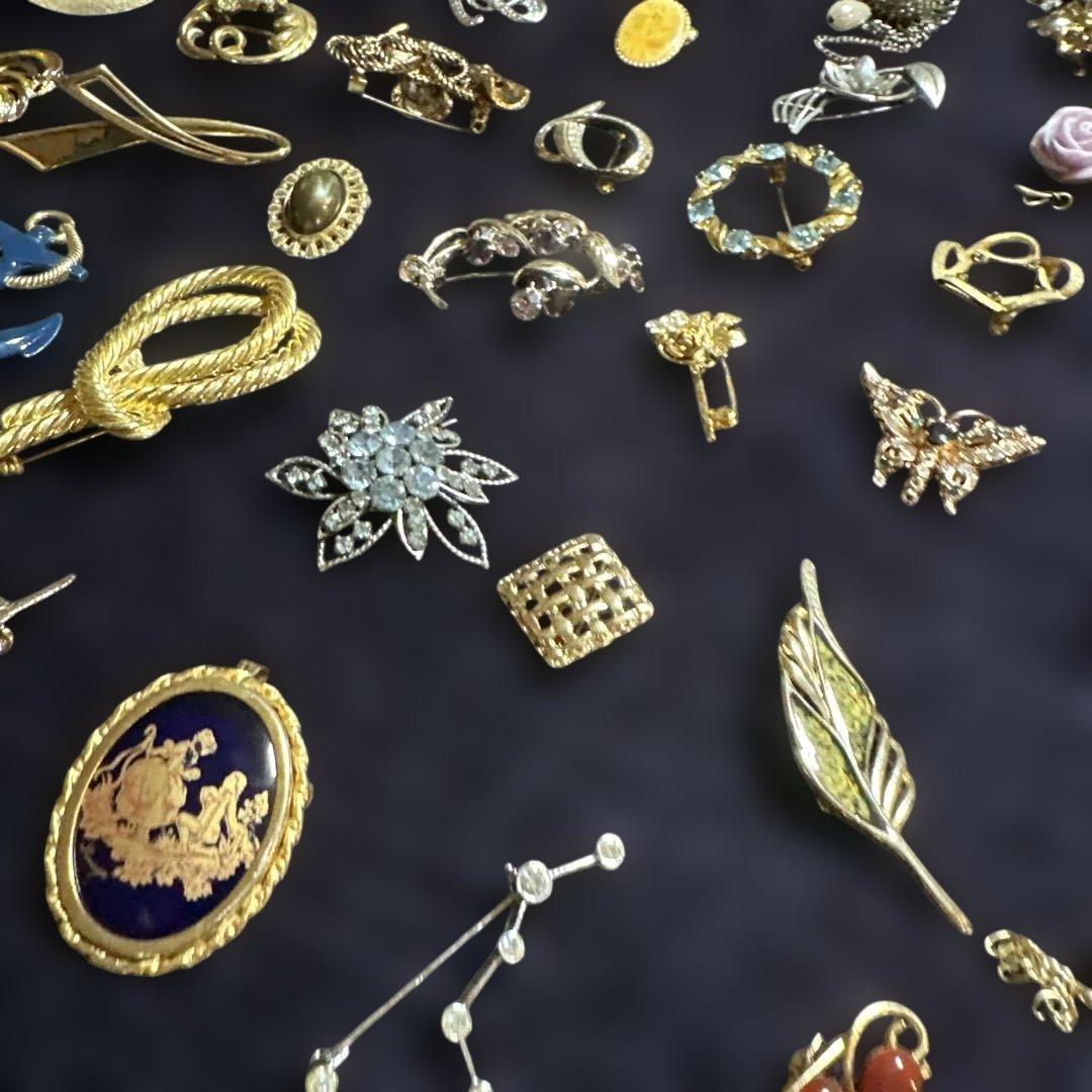 【vintage】多様なデザインのブローチセット　130点以上　まとめ売り