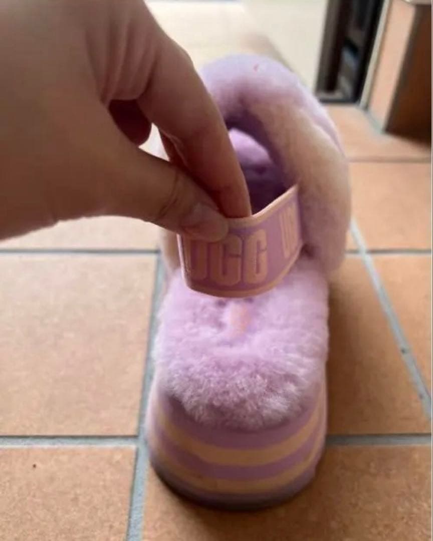 UGG フワフワプラットフォームサンダル