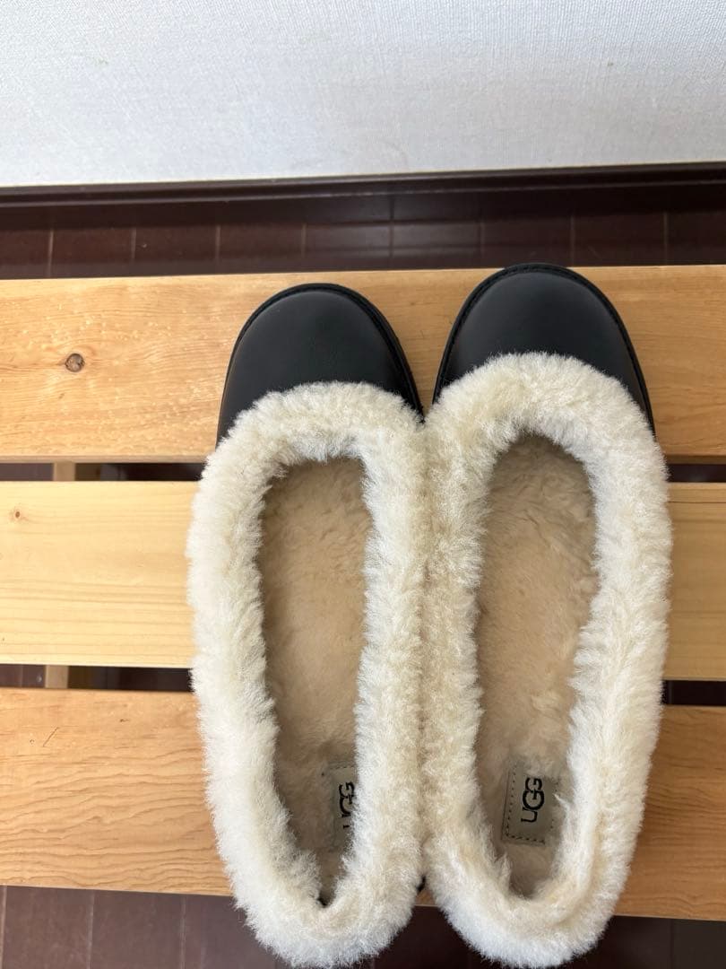 靴 UGG Zora Leather Ballet Flat 25.5