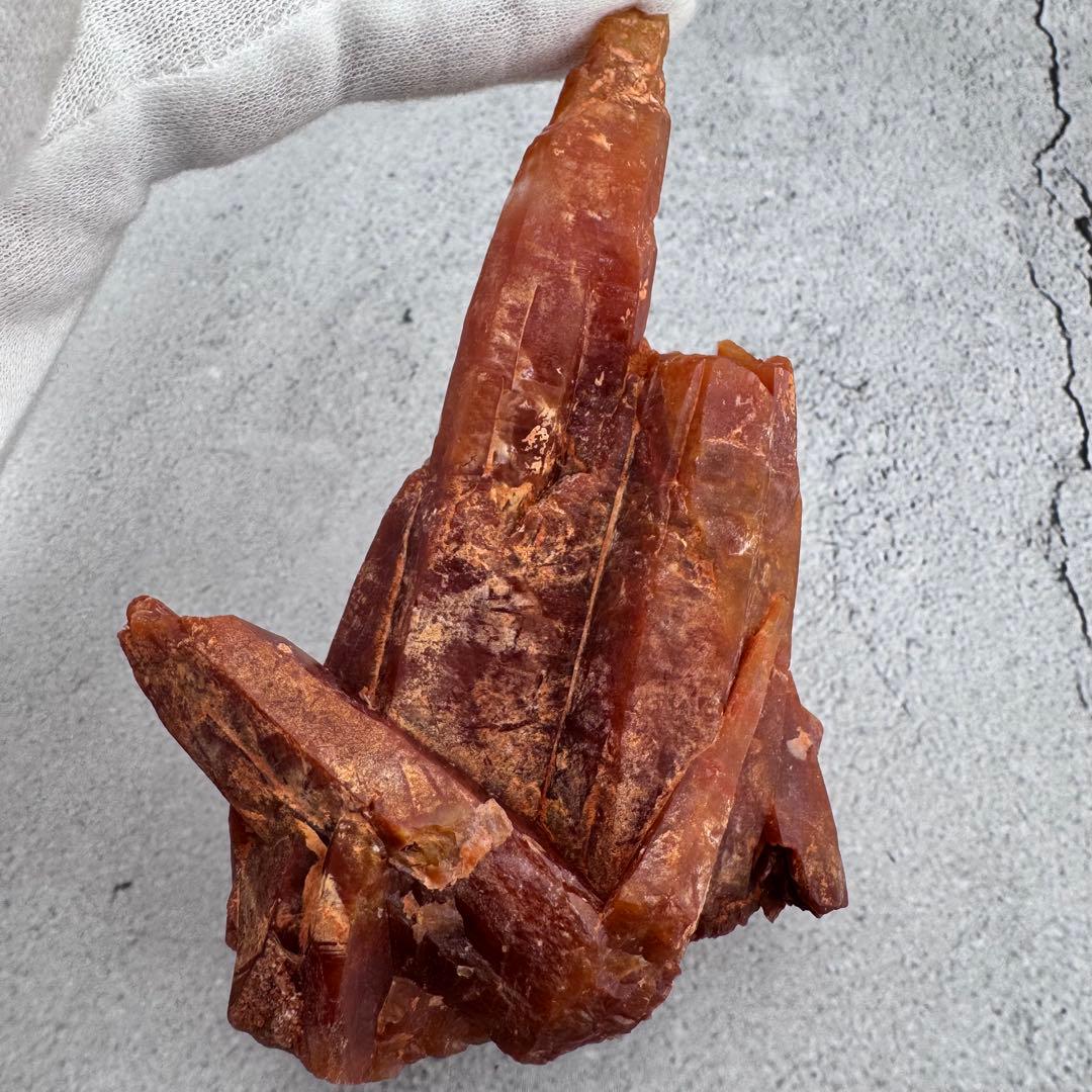 G-56マダガスカル産 赤水晶 クラスター 天然石　レッドクォーツ 希少原石