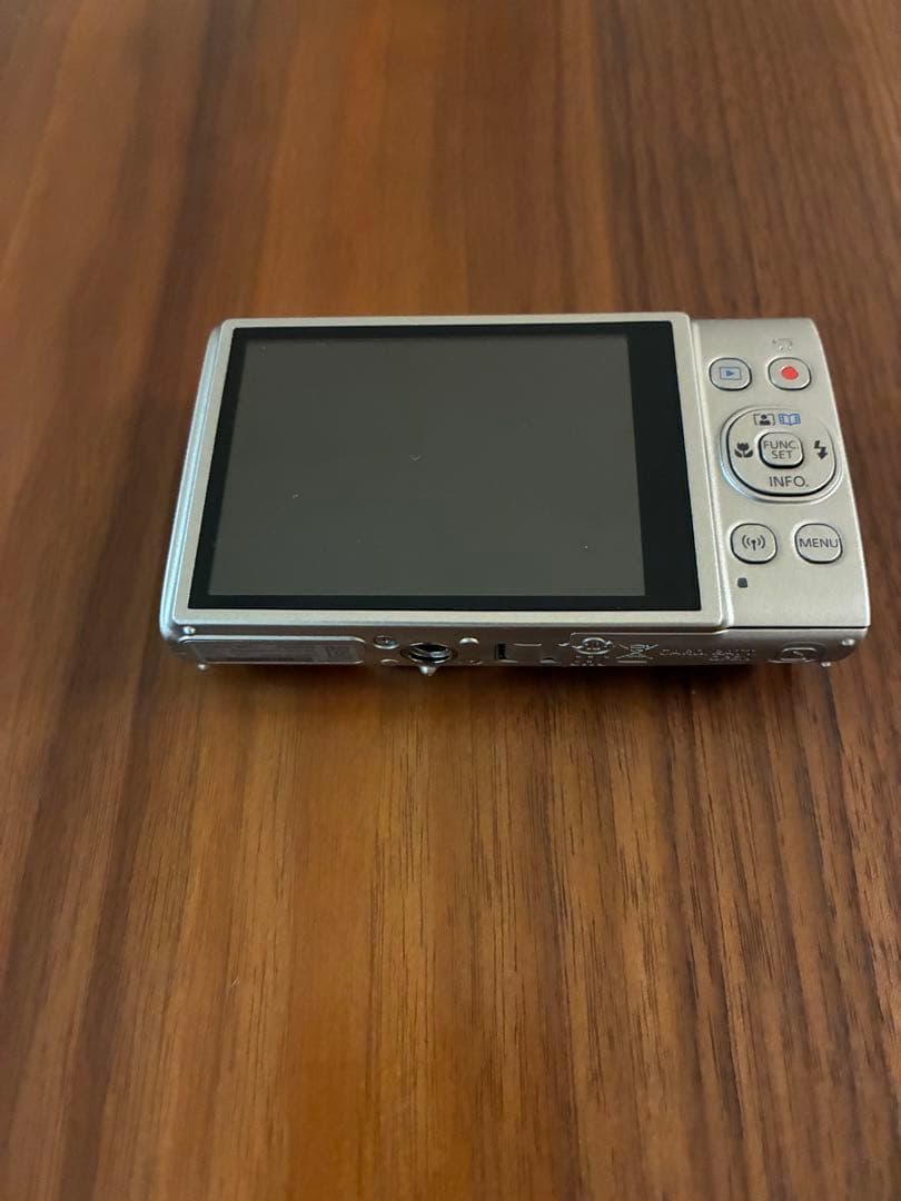 Canon IXY 650 シルバー