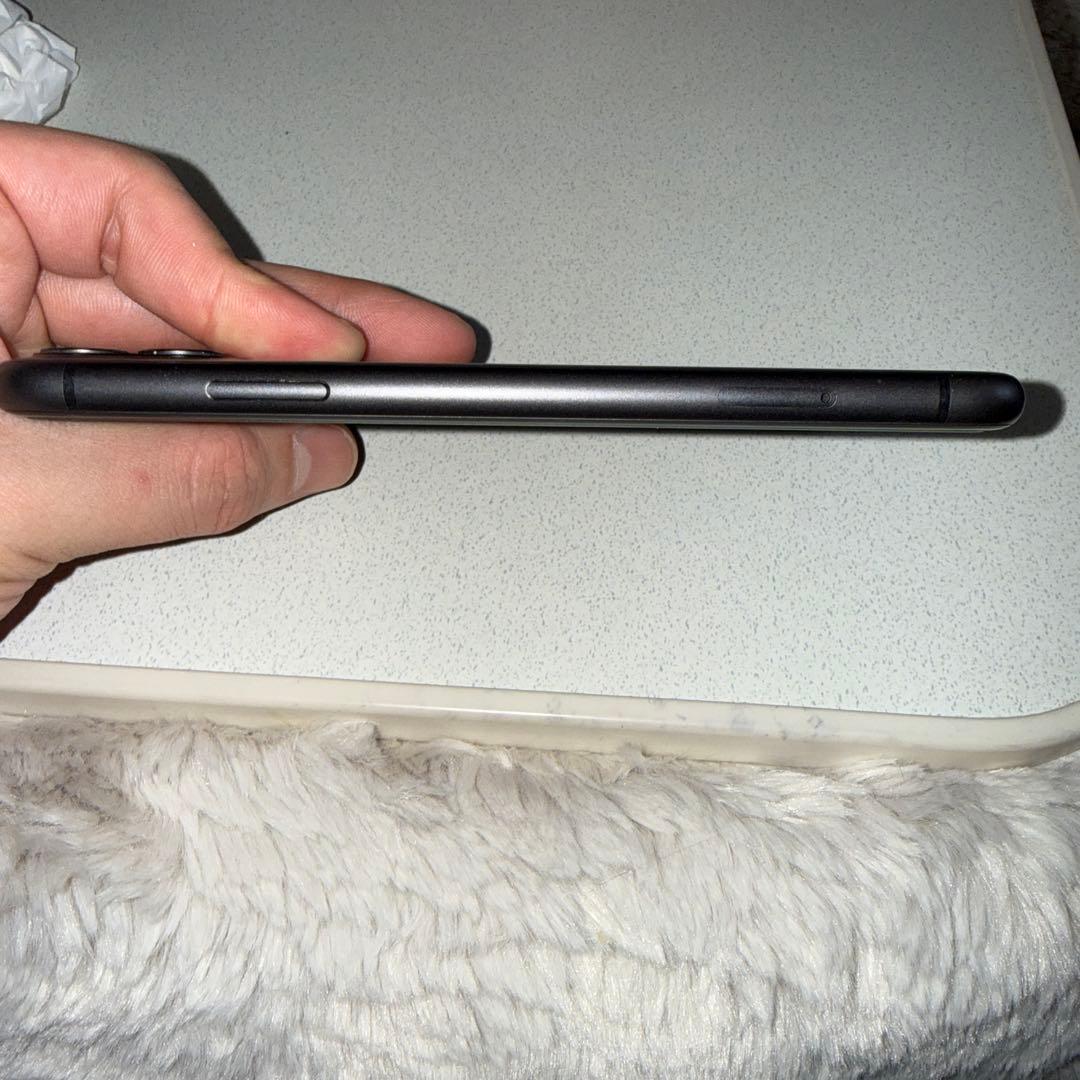 Apple iPhone 11ブラック128GB