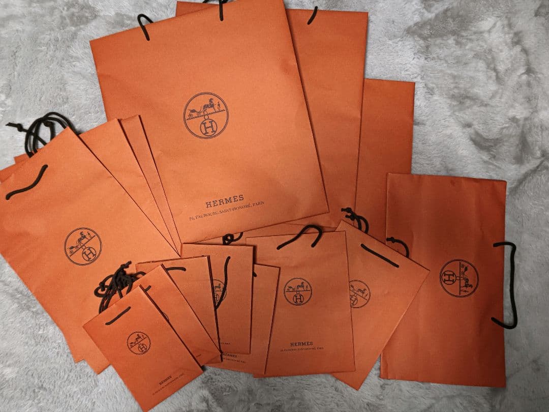 値下げしました エルメス紙袋　　数十枚をまとめ売り　枚数　追加しました