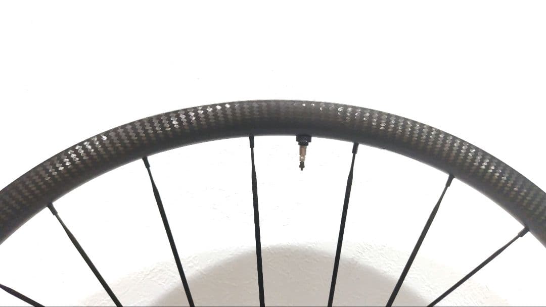 MAVIC KSYRIUM PRO CARBON SL UST チューブレス対応