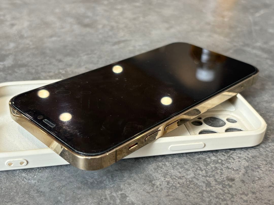 【美品】バッテリー82% iPhone12 Pro 256GB ゴールド