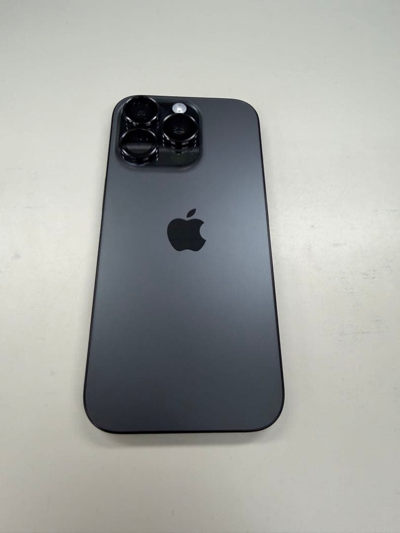 Apple iPhone 16 Pro 256GB ブラックチタニウム