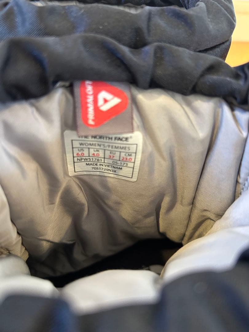 The North Face ブラックダウンブーツ（ヌプシ）