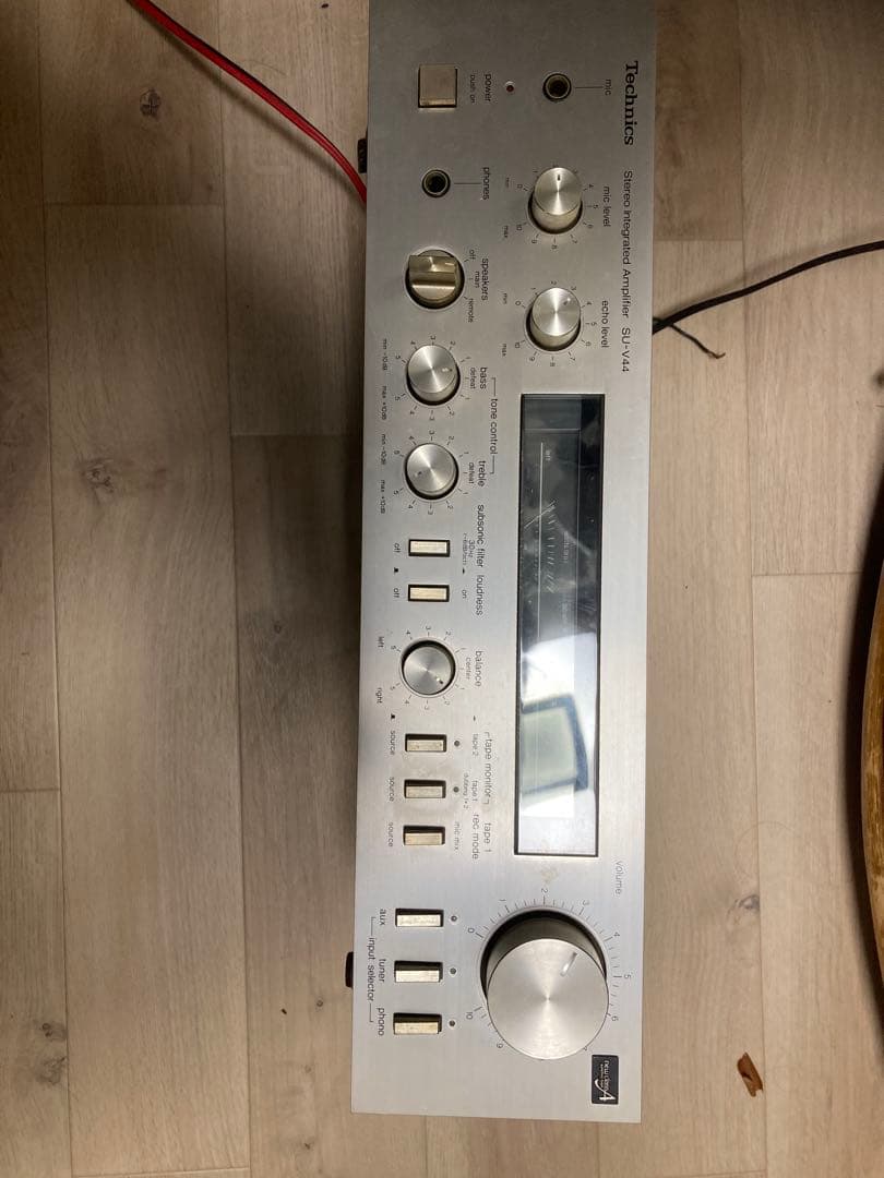 Technics SU-V44プリアンプ シルバー　ジャンク