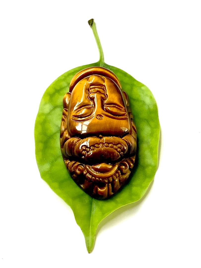 ✳ 手彫り観音菩薩‼️天然石で人気の虎目石*タイガーアイ　何処にも無し　鑑定付本物