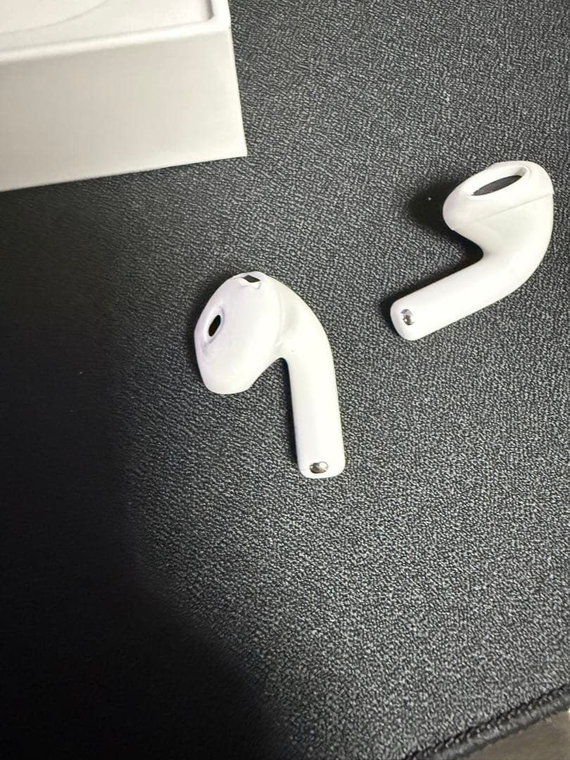 Apple　AirPods　第4世代　アクティブノイズキャンセリング
