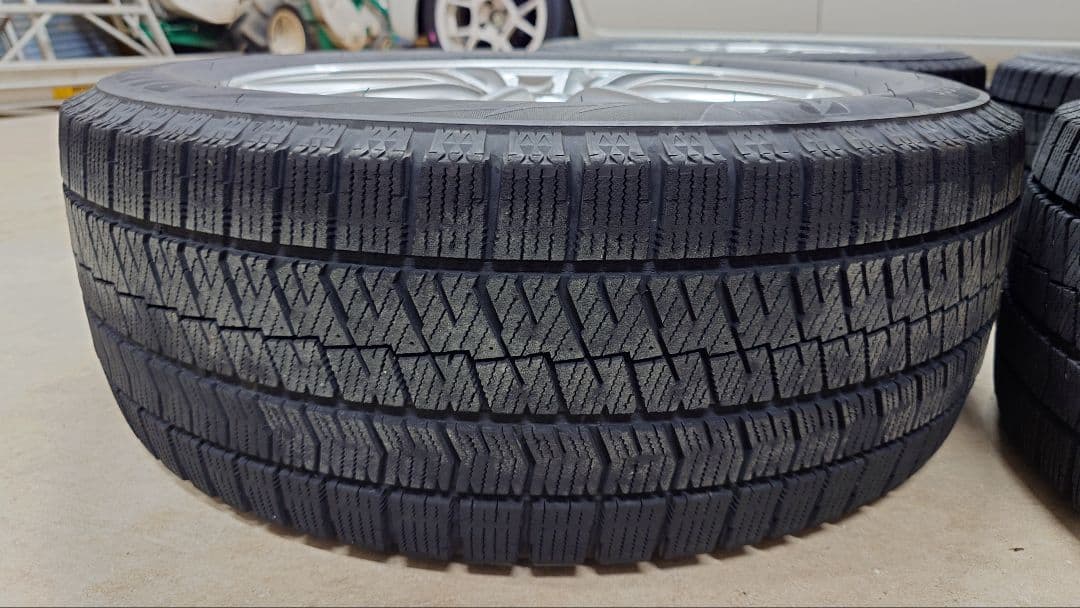 215/55R17 VRX2 17インチ スタッドレスタイヤ ホイールセット