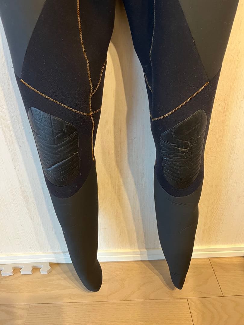 BILLABONG セミドライスーツ ブラック・迷彩