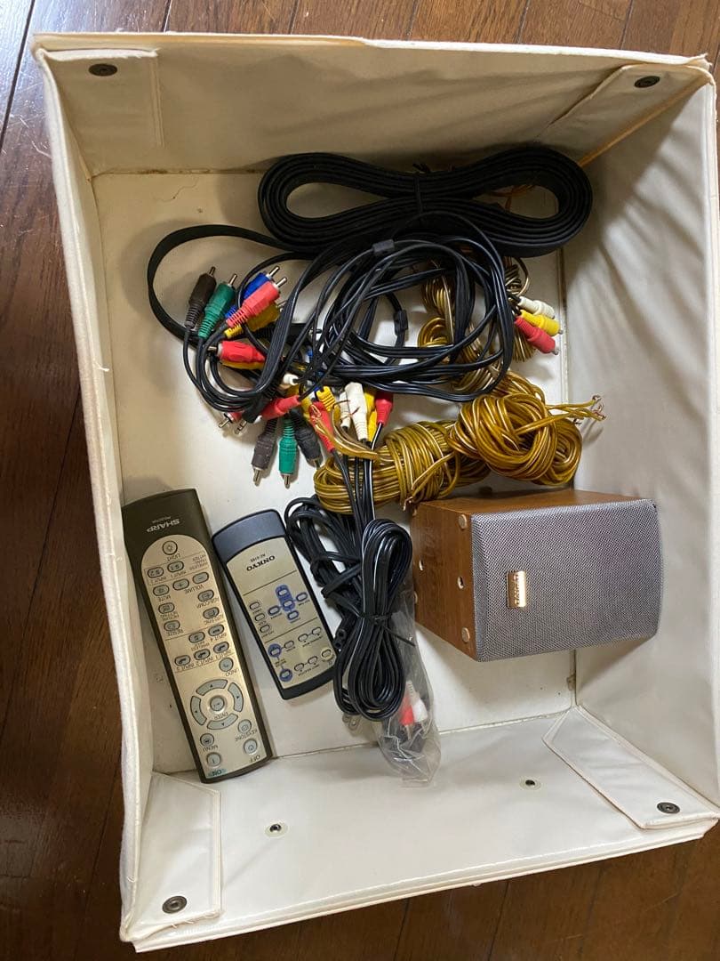 ホームシアターシステム　プロジェクター　アンプ