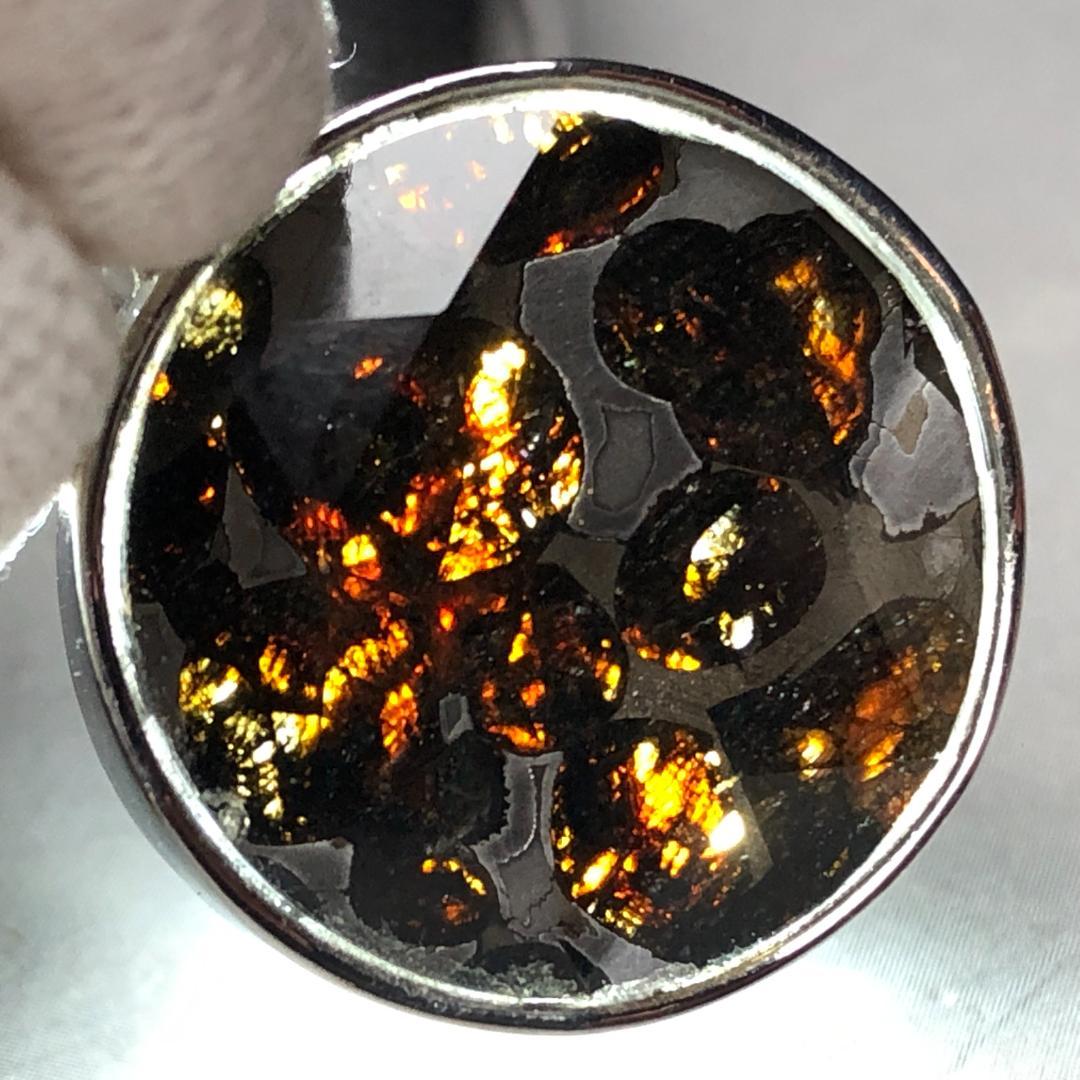 パラサイト隕石　アルタイ隕石 ペンダントトップ　隕石　 重さ約23ｇ　共箱