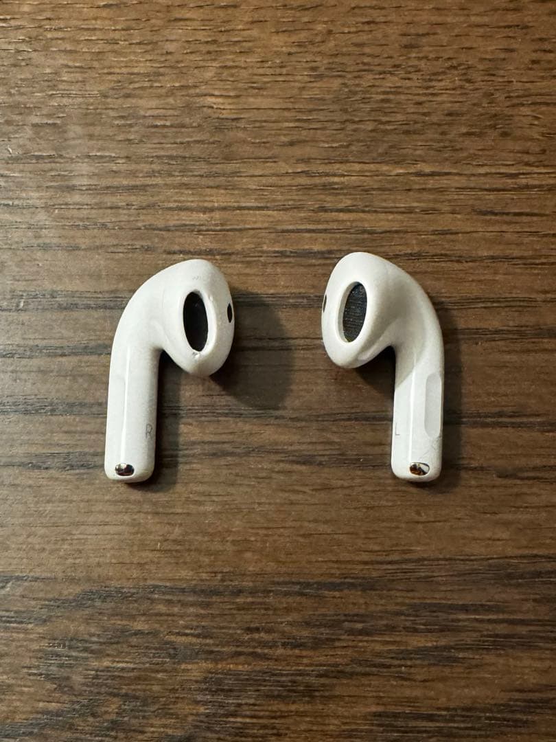 AirPods4 アクティブノイズキャンセリング機能搭載
