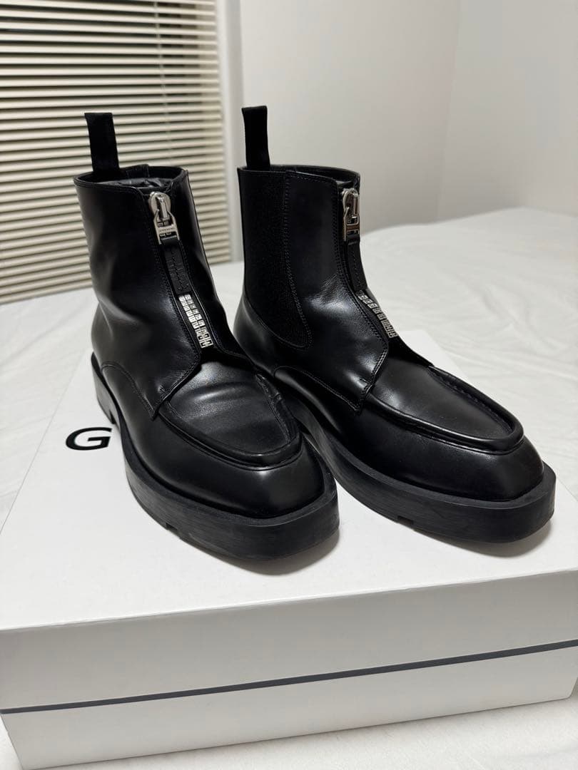 GIVENCHY boots マシュー本人ランウェイ着用