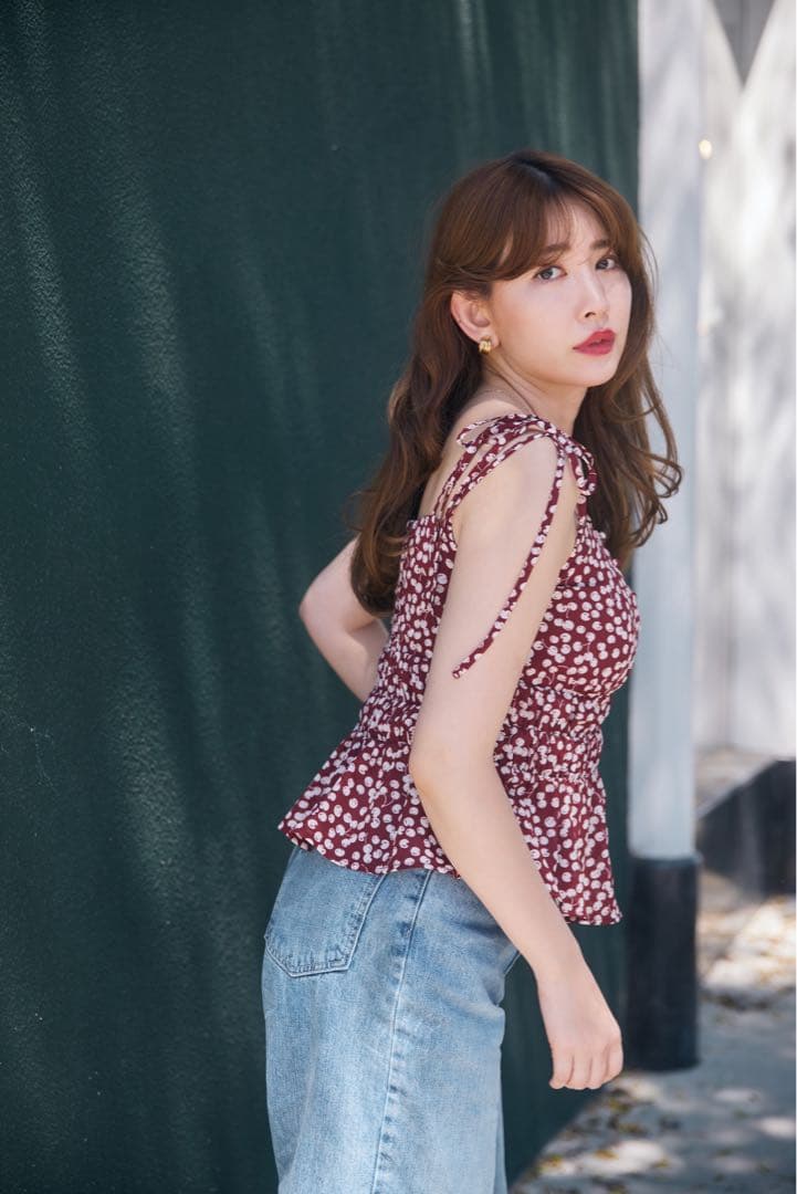 新品未使用　herlipto CherryPatternStrapTop S