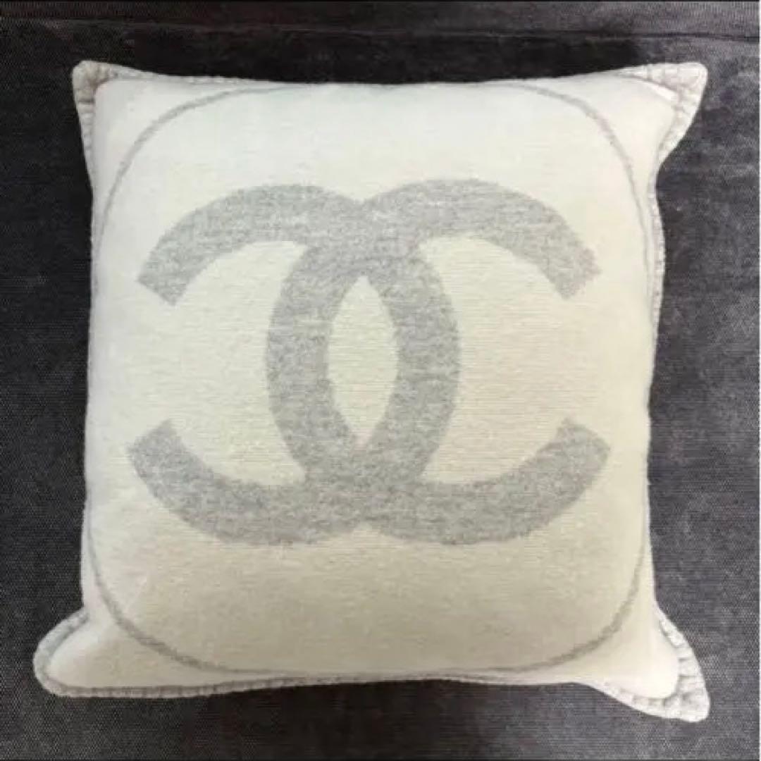 最終値下げ！【新品】CHANELロゴクッション 2個セット