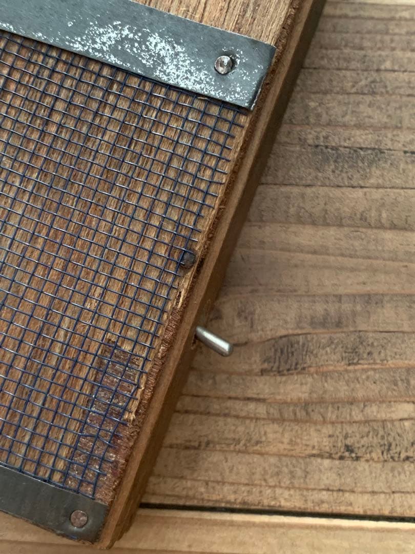 Ｅ・古道具 アンティーク雑貨 古材とミニモールドのランプ