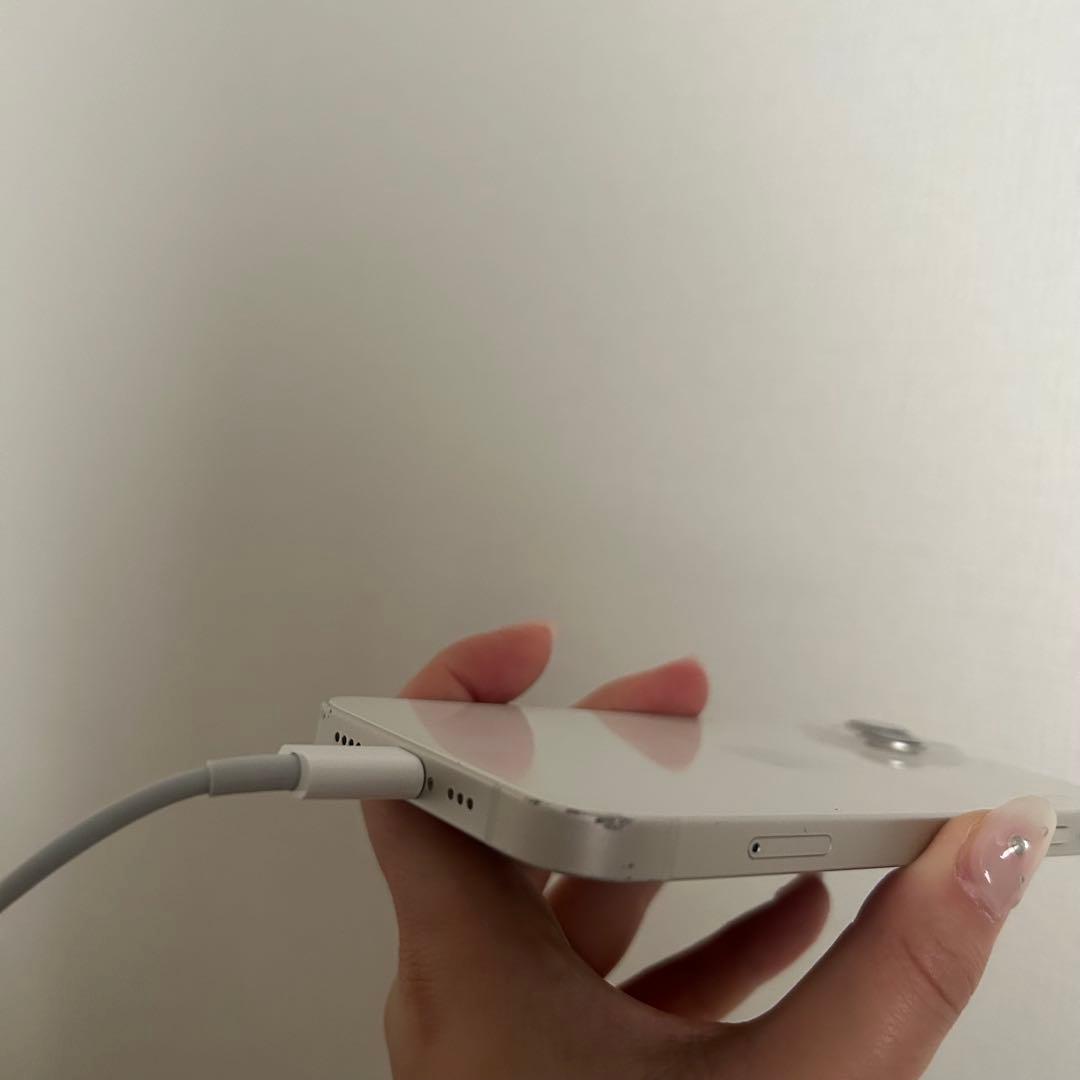 Apple iPhone 13 ホワイト 本体　ジャンク品