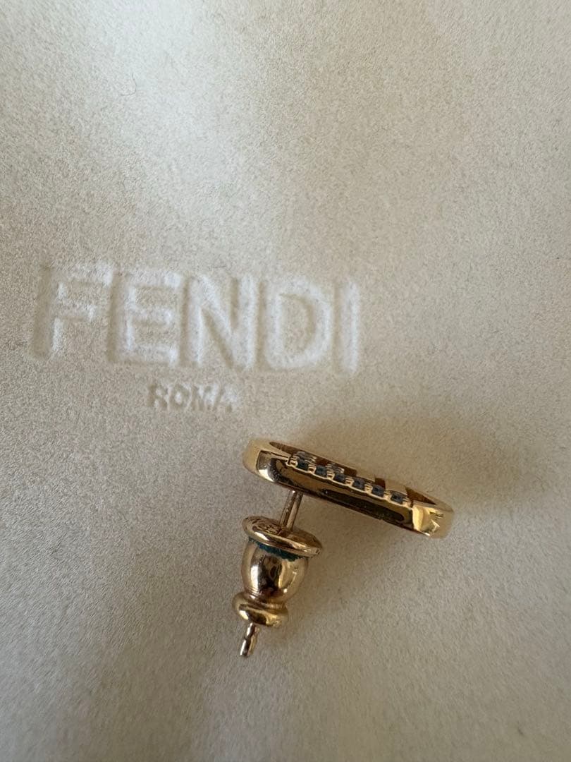 フェンディ FENDIオーロック ピアス　片耳