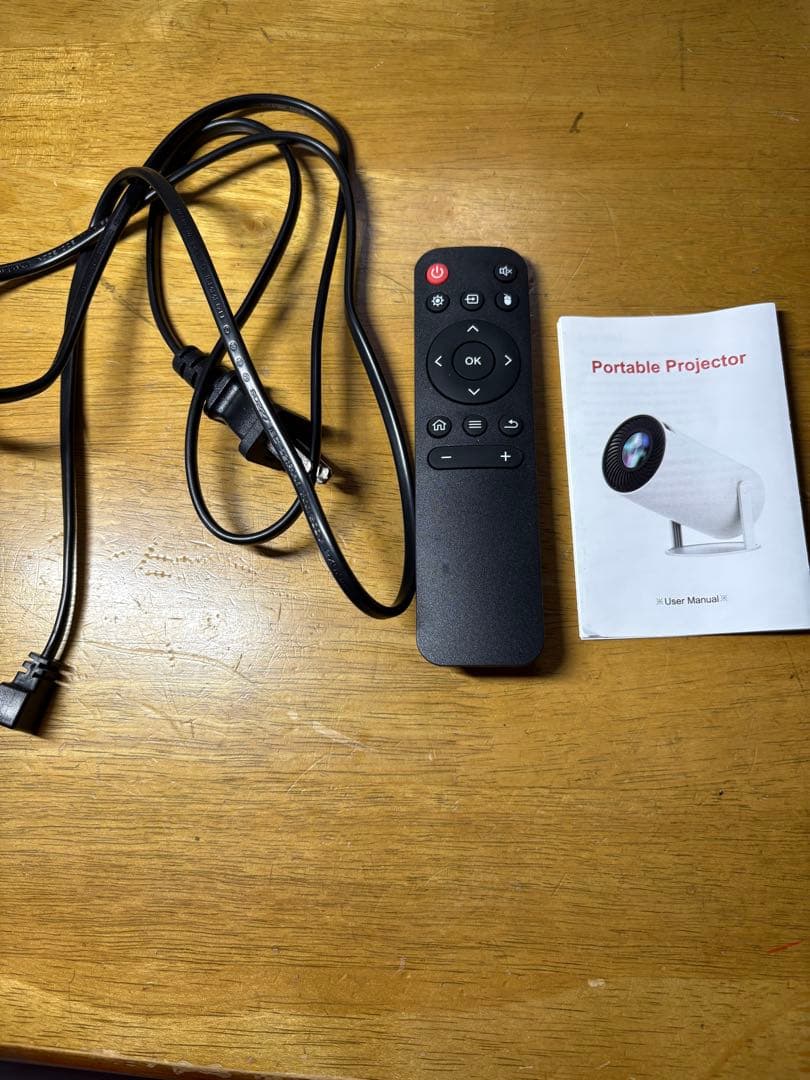 [値下げあり] [新品同様]ポータブルプロジェクター 本体