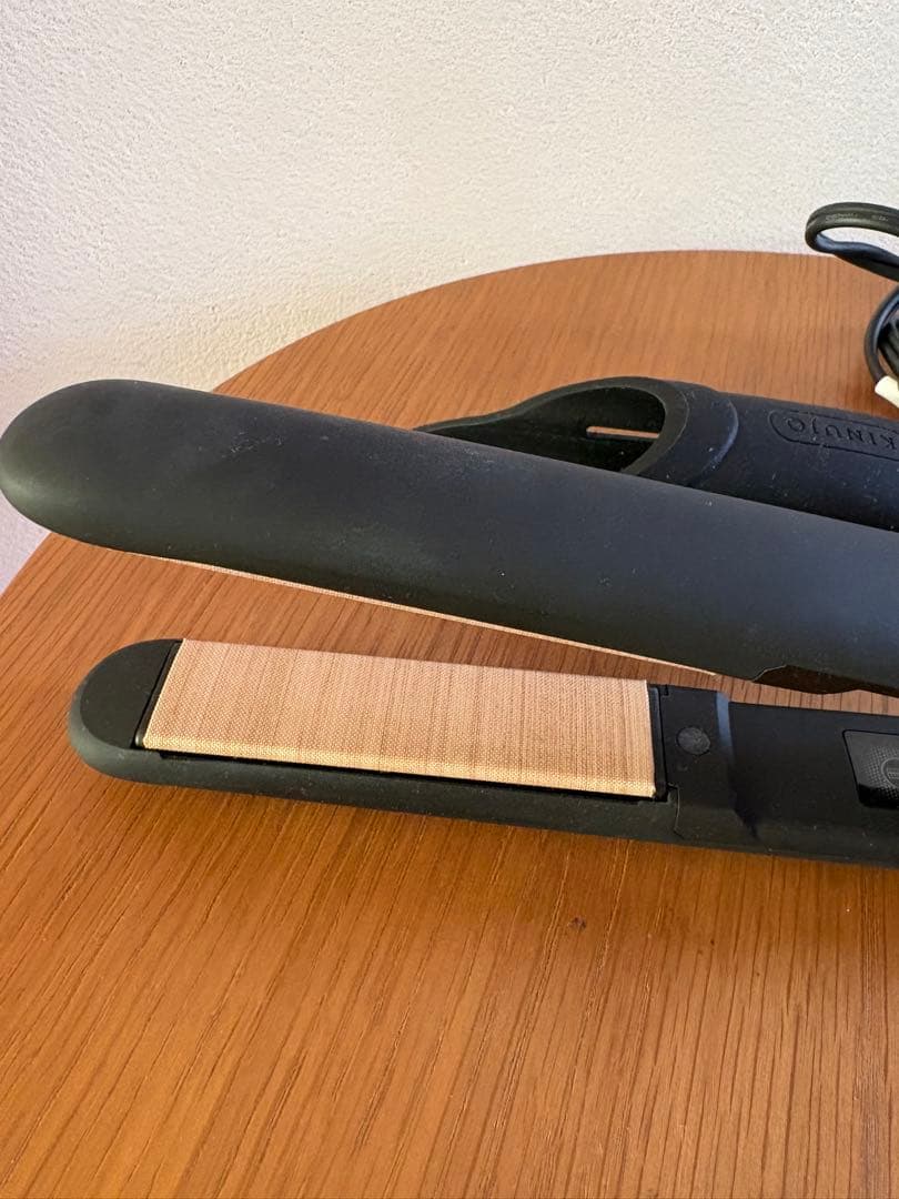美品★絹女 DS-200BK ストレート ヘアアイロン 海外対応