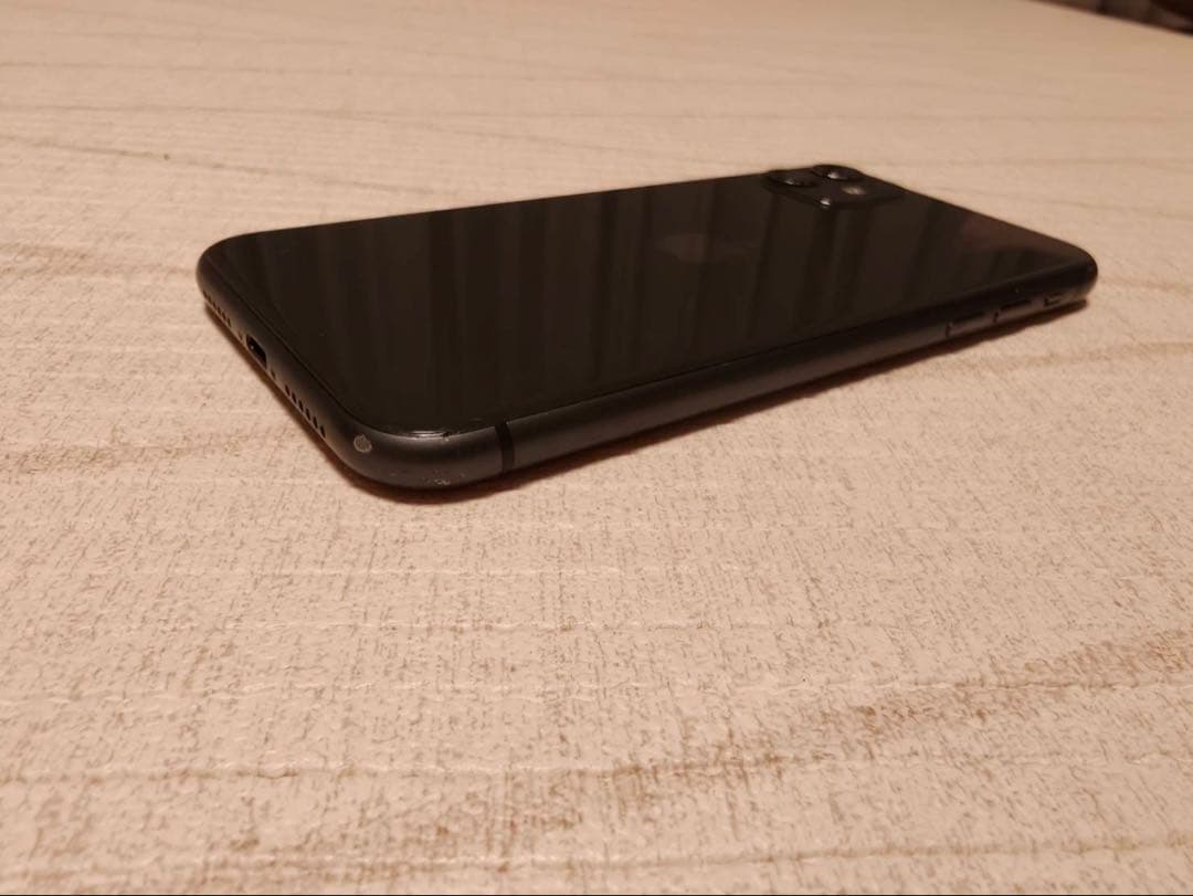 ​【SIMフリー】iPhone 11 ブラック 128GB（Face ID難有）