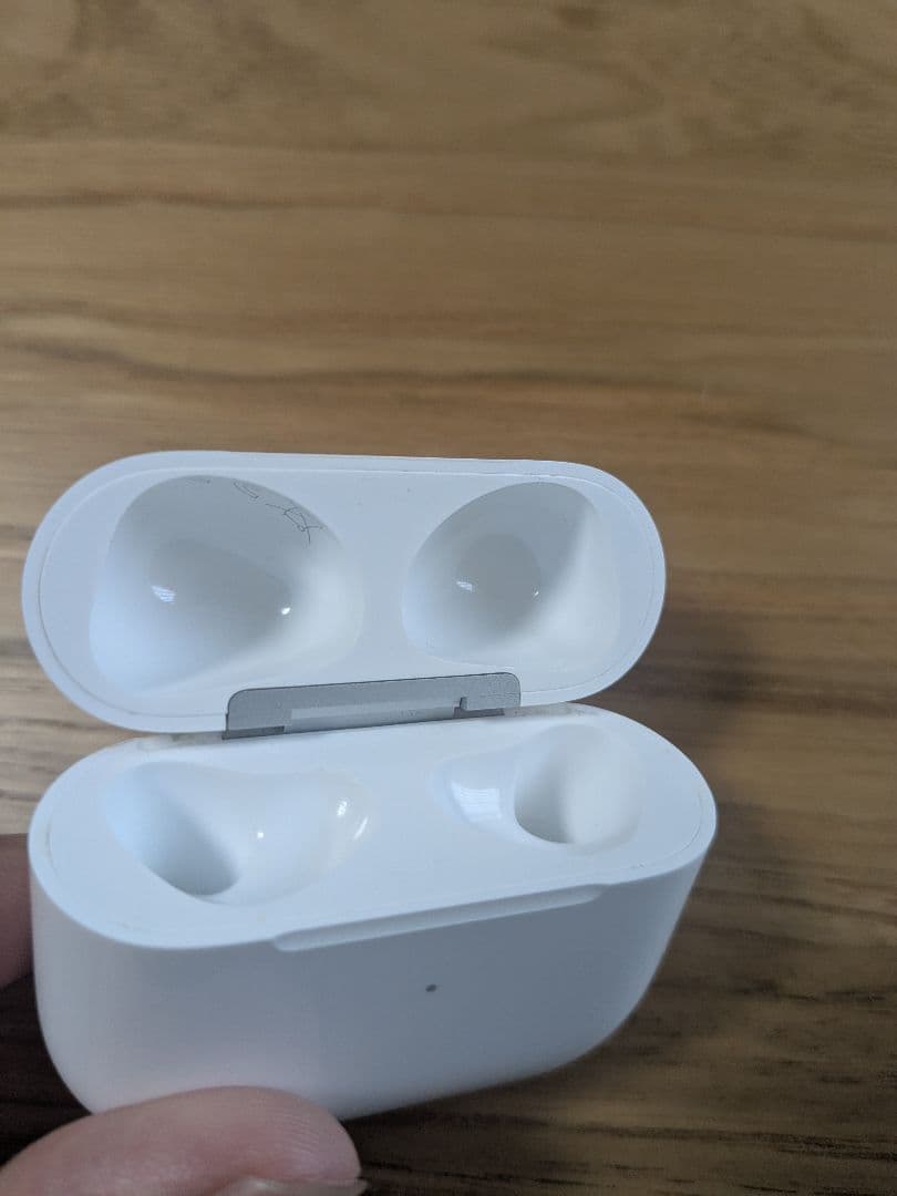 AirPods3 本体 ホワイト magsafe対応ケース付き MME73J/A