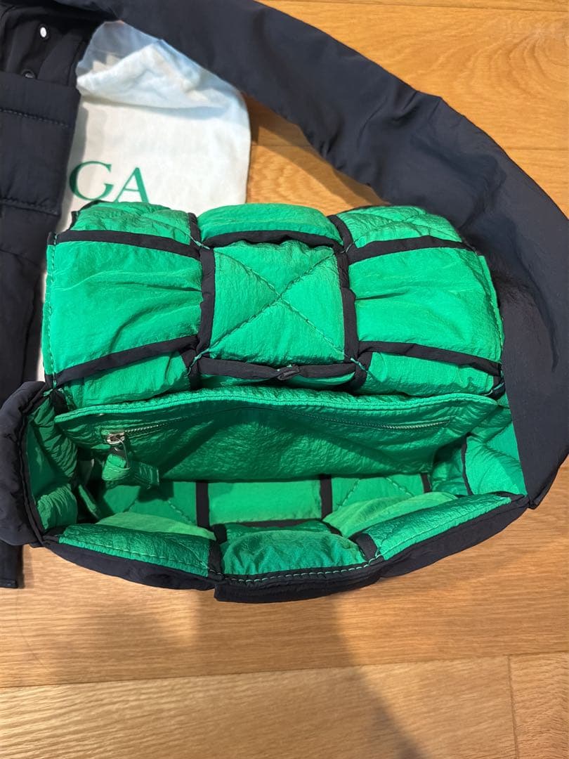 BOTTEGA VENETA スモール パデッド テック カセット