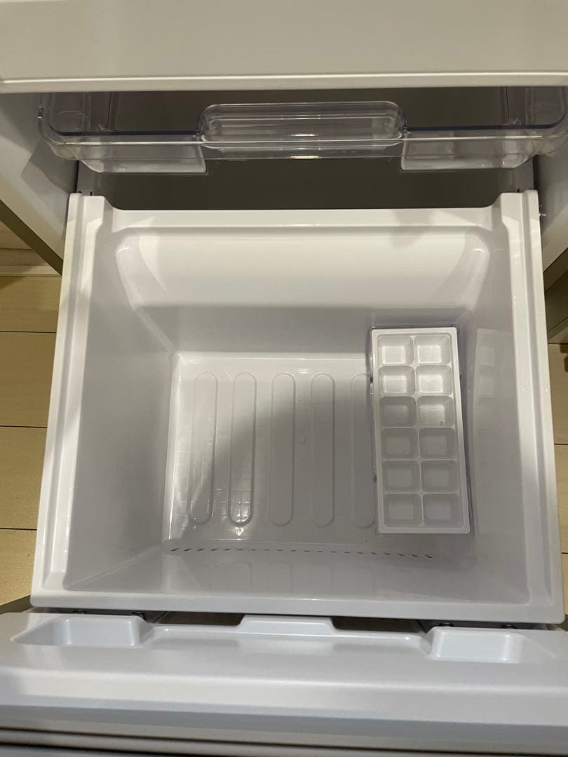 冷蔵庫　シャープ　SJ-D15JJ 2022年製