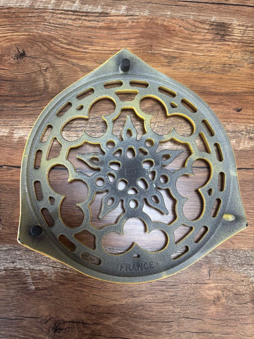 ル・クルーゼ鋳鉄鍋敷き イエロー