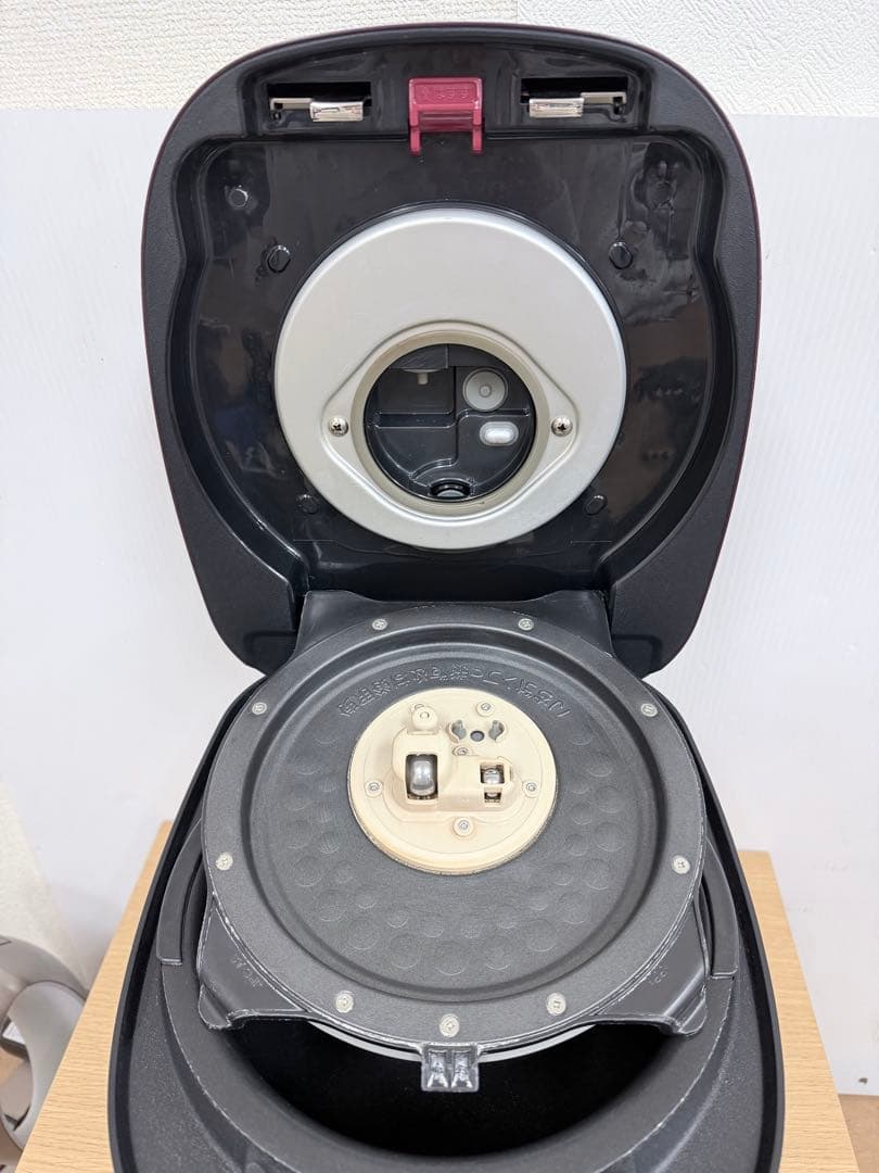 タイガー 圧力IH炊飯ジャーJPC-A100 1.0L 2017年製