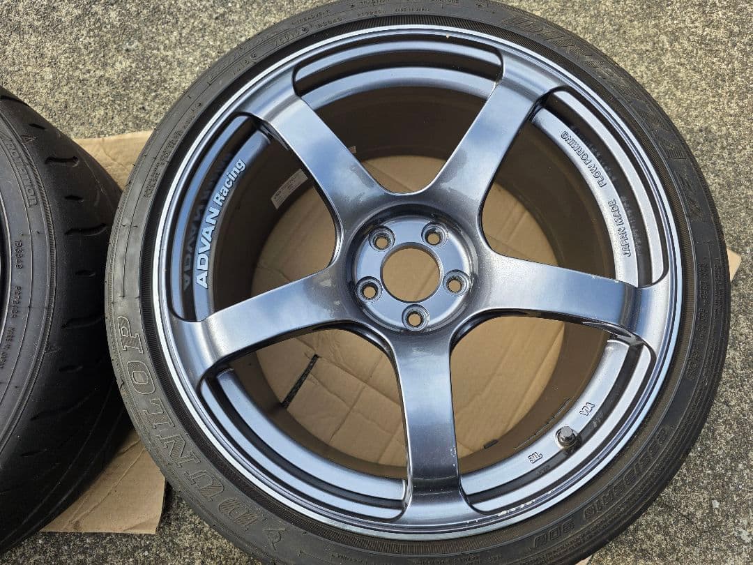 ADVAN TC-4 18インチ 9.5J +45 PCD100 5H