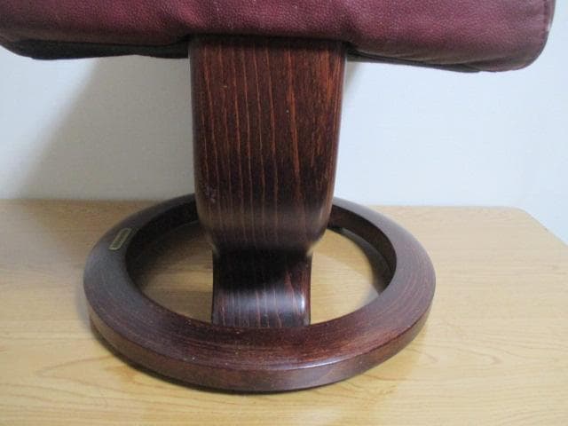 エコーネス　EKORNES　スツール　オットマン　椅子　本革　レザー　レッド系