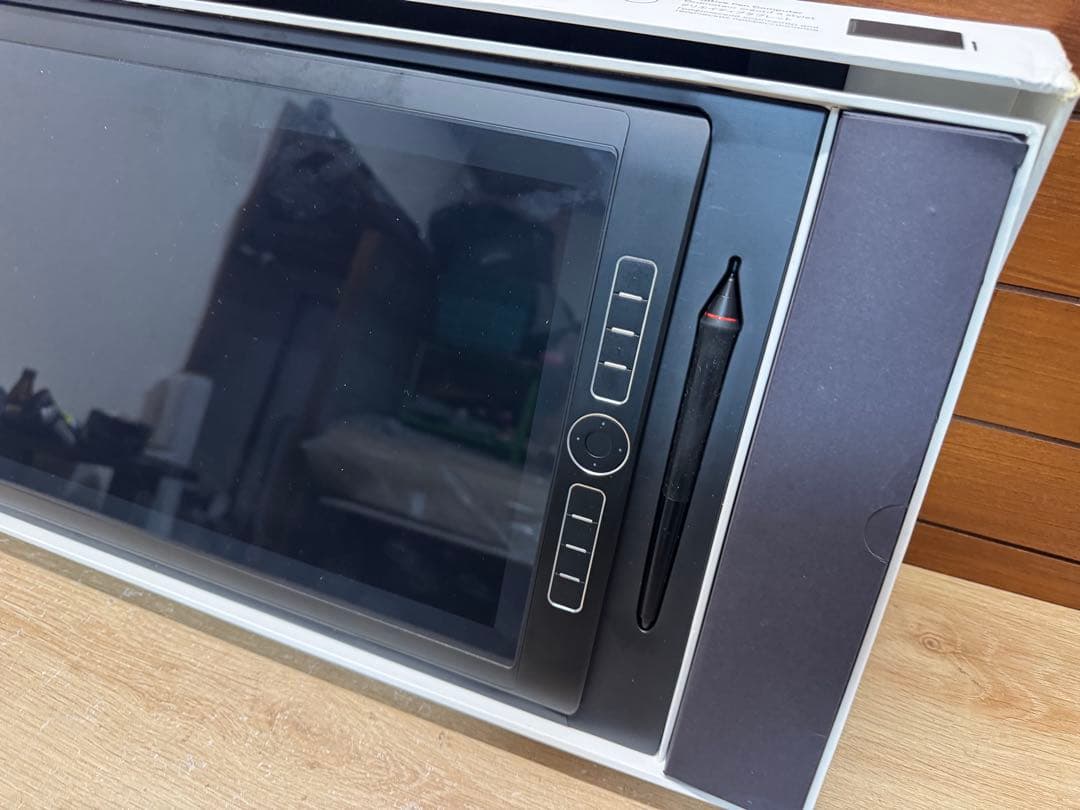 液タブ・ペンタブ Wacom Mobile Studio Pro 16