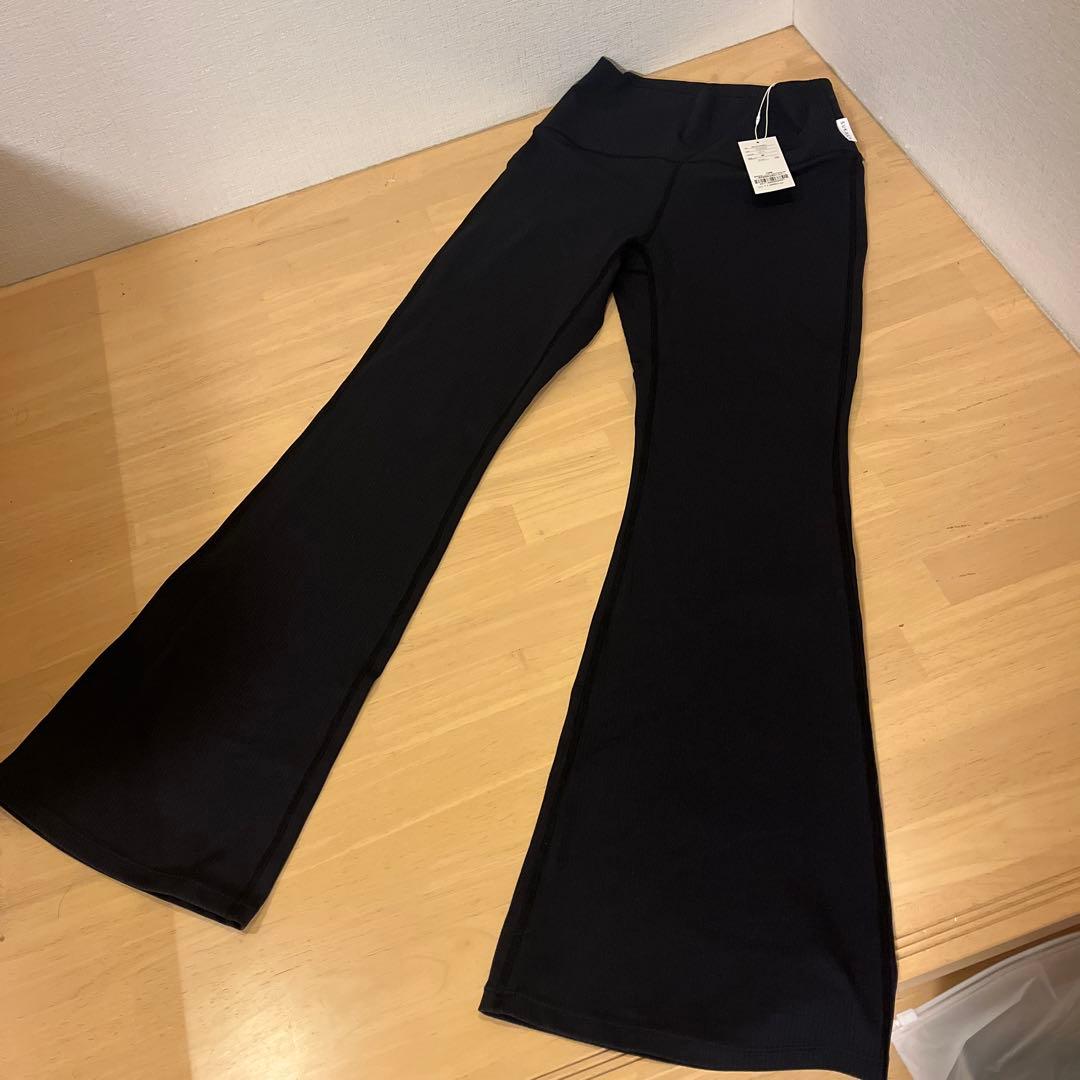 SUKALA ベーシックリブフレアパンツ Mサイズ ブラック