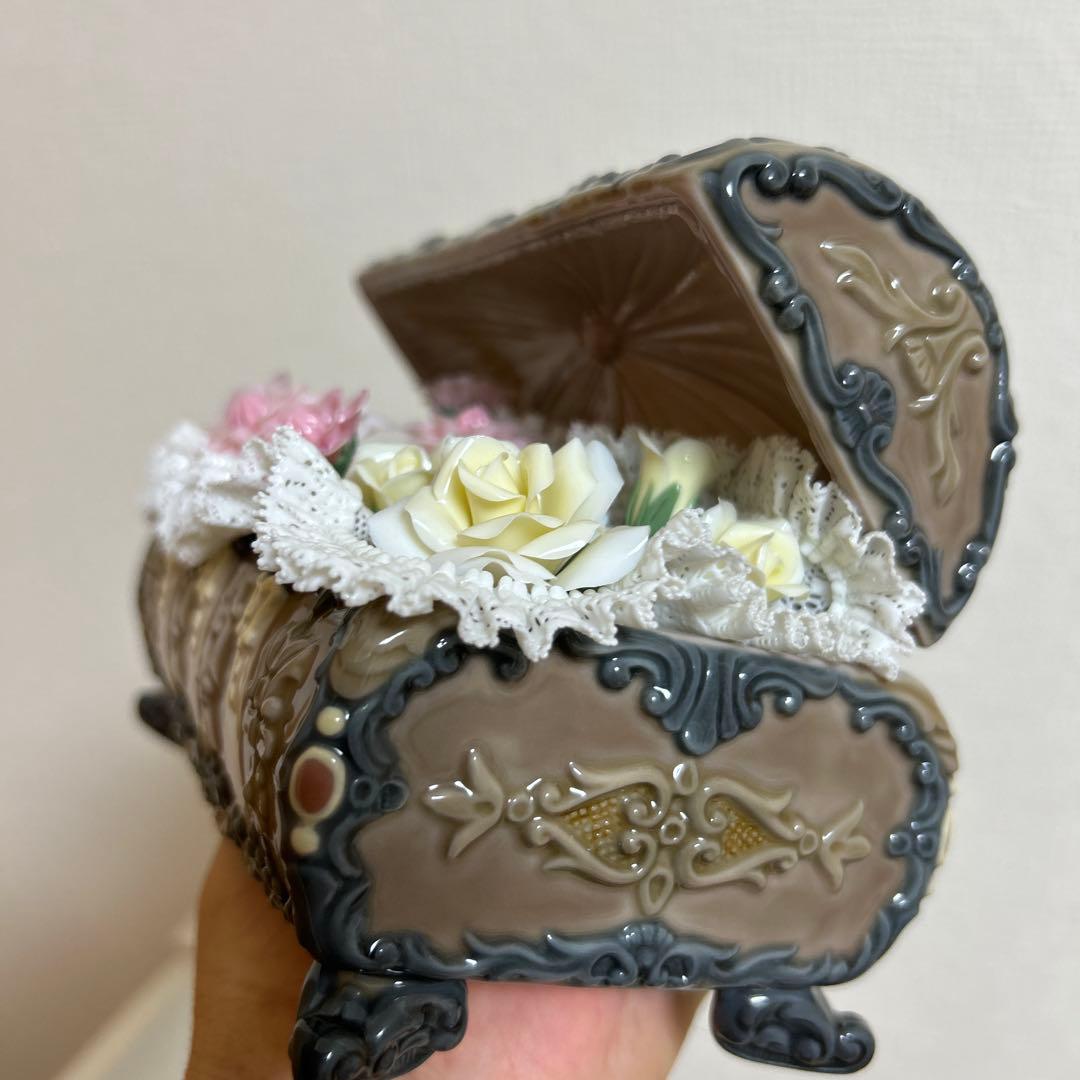 リヤドロ　LLADRO 「フラワーチェスト」　新品！