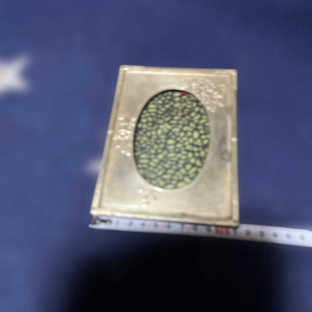 フォトフレーム 金属製 オーバル形状100年くらい前のものです、