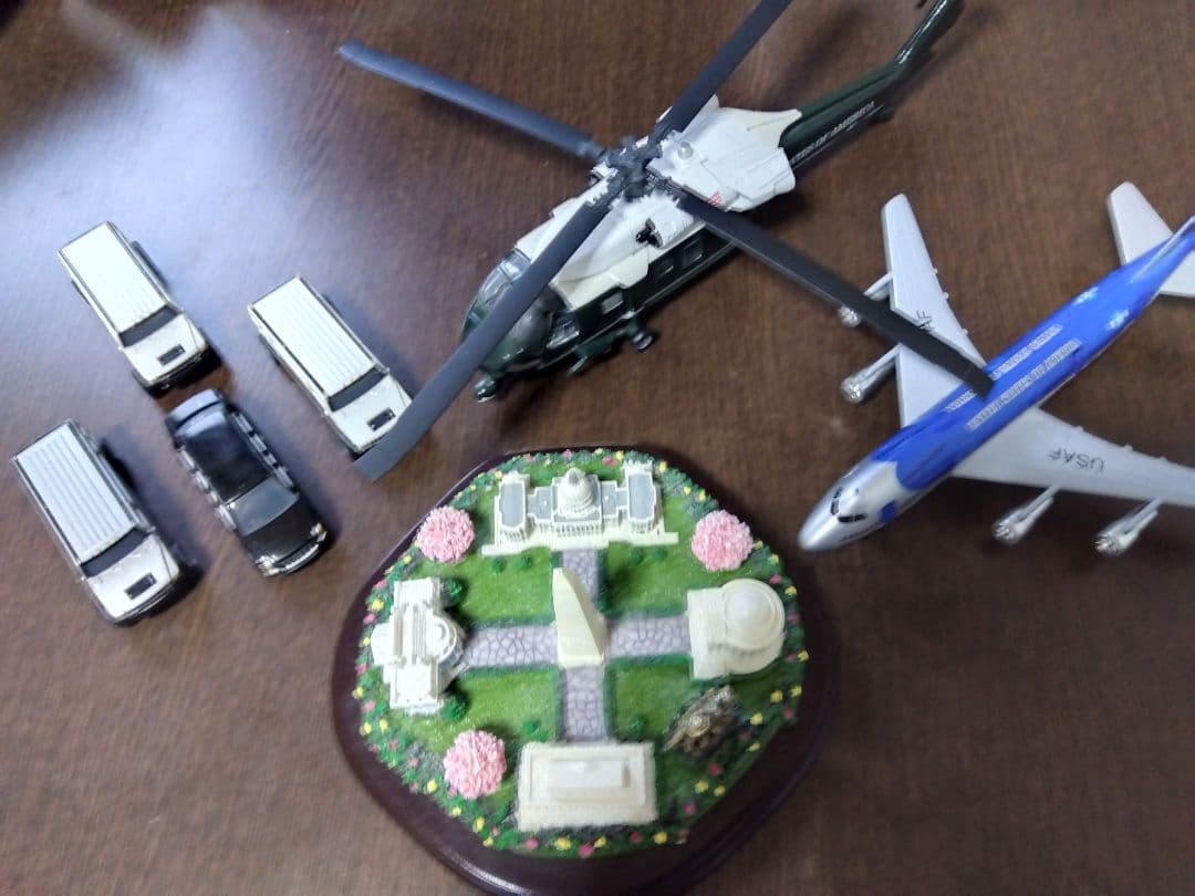 トランプ大統領グッズ（ホワイトハウス・マリーンワン・エアフォースワンミニチュア