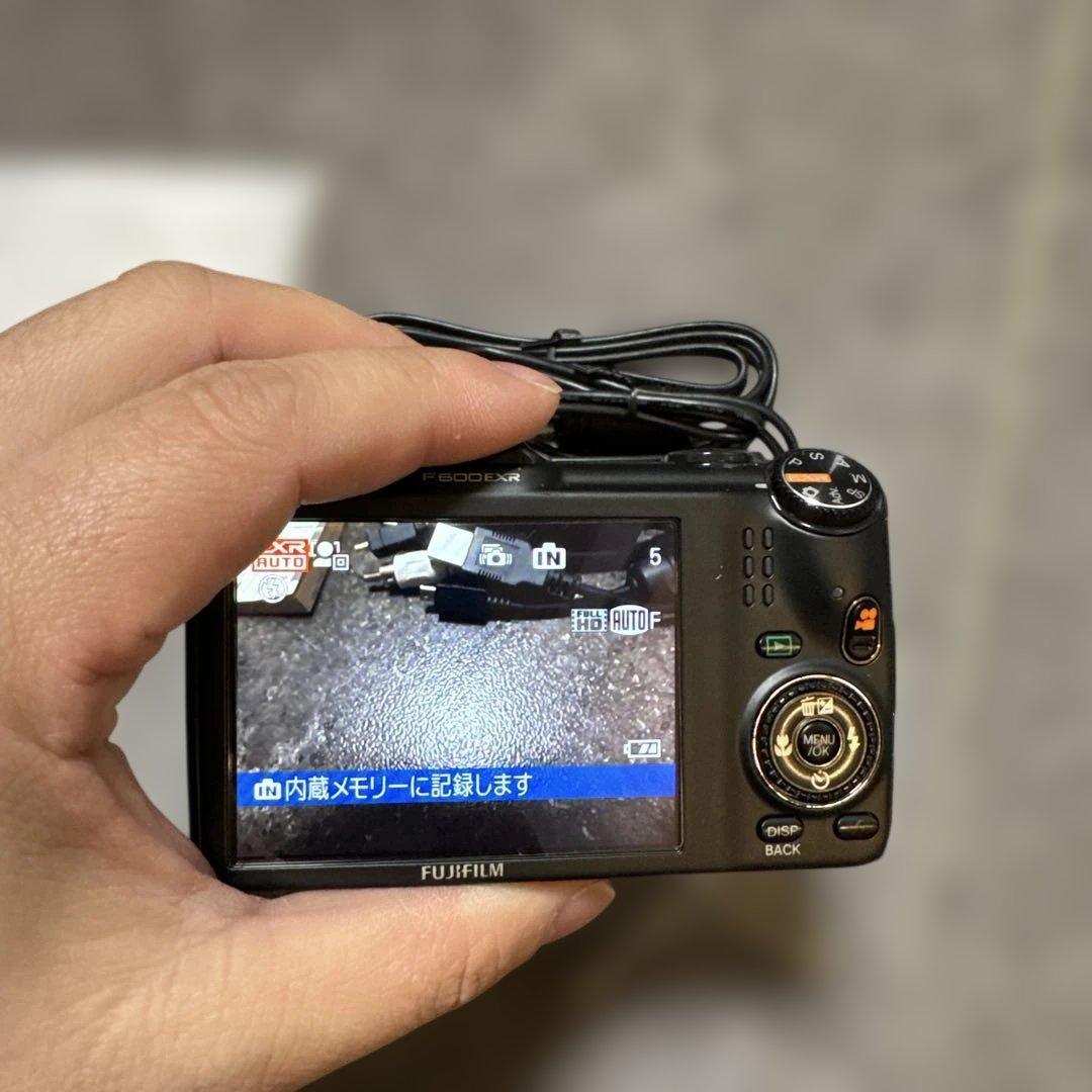 コンパクトデジタルカメラ FUJIFILM FINEPIX F600EXR