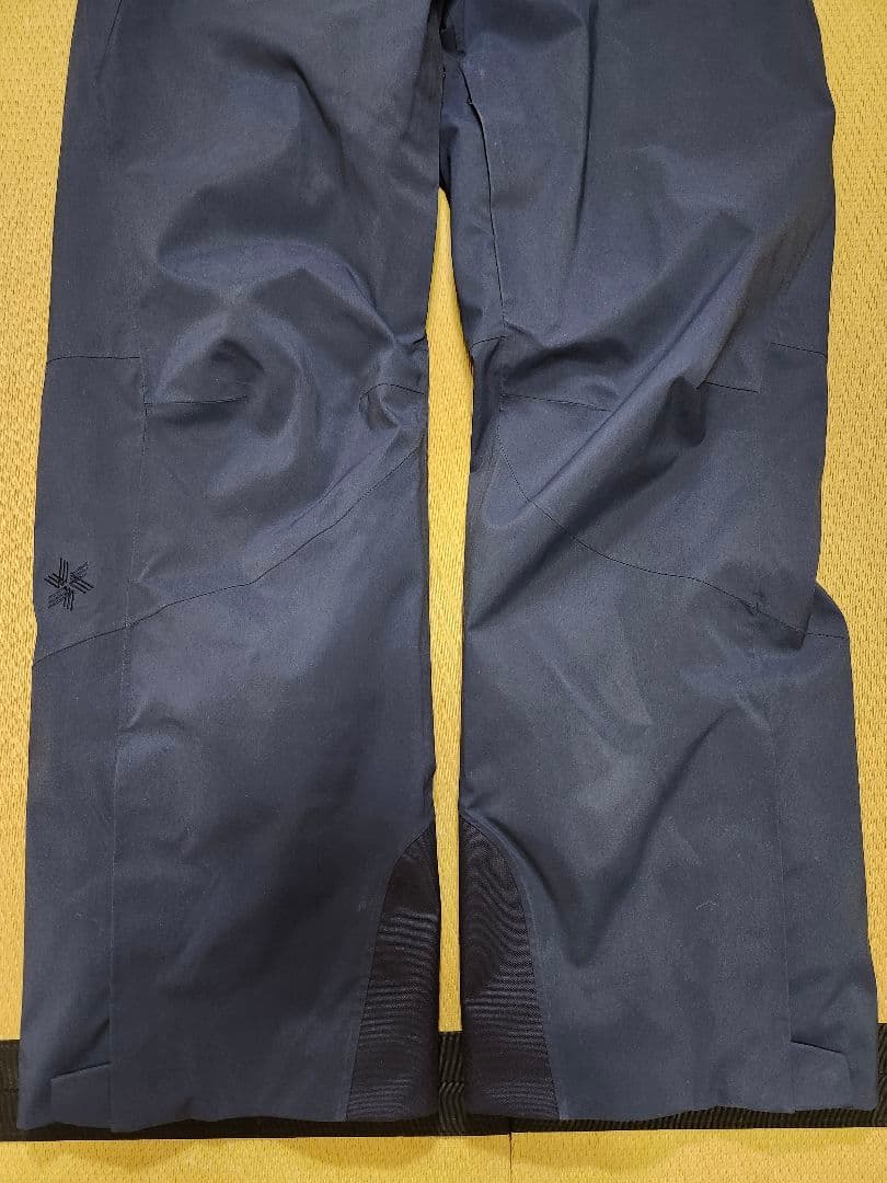 ゴールドウィン スキーウェア　上L　下L-S 　パンツの裾が長い方　必見！