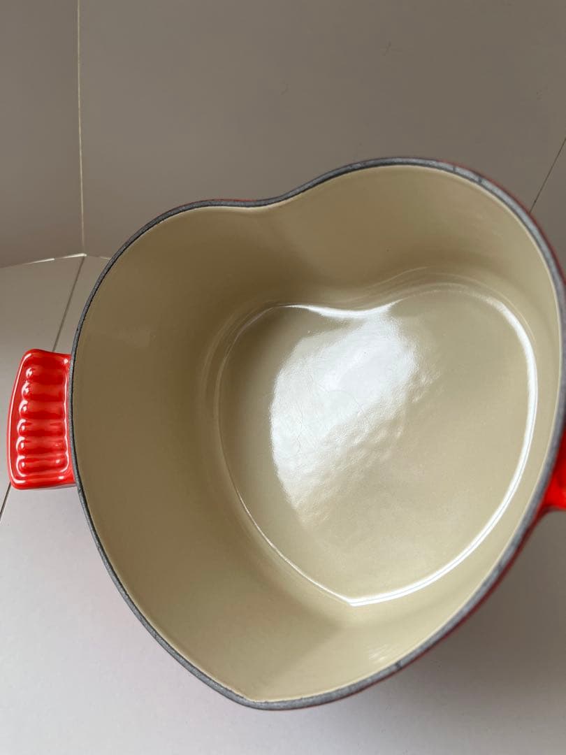 ルクルーゼ　ココットダムール　② チェリーレッド