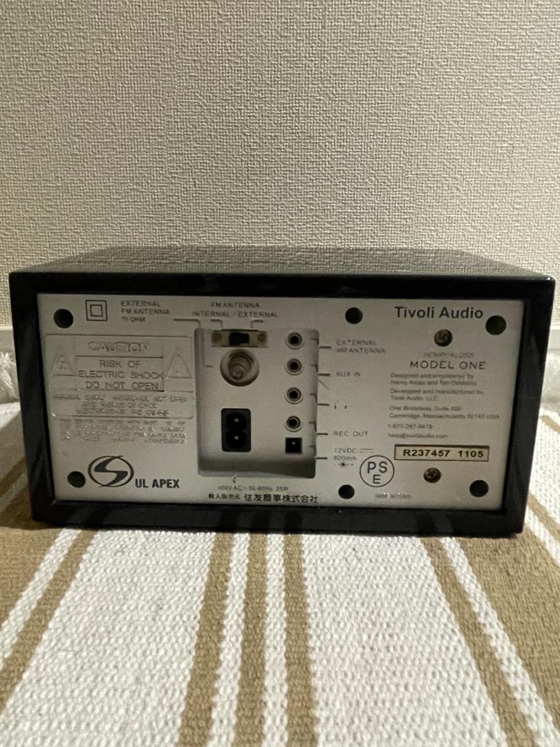 Tivoli Audio チボリ オーディオ ラジオ ピアノブラック？